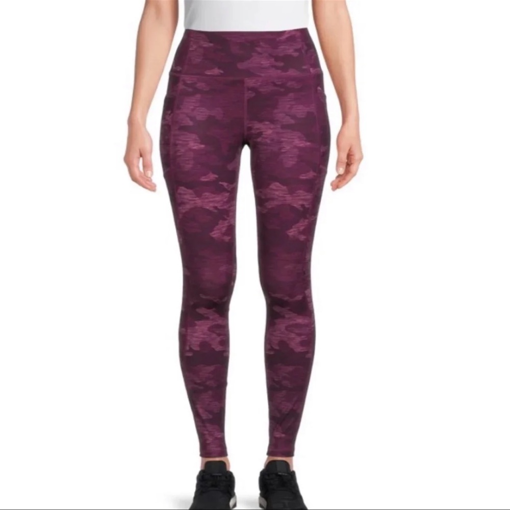 ❤ NWT Women's purple camo active leggings size XL